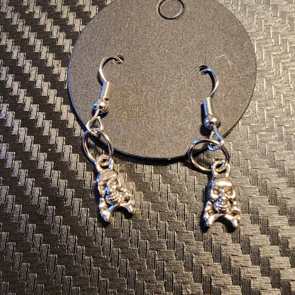 Small Skull & Crossbone Earrings